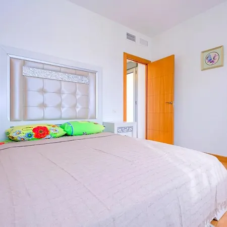 Gabriela Mistral Id119 Torrevieja