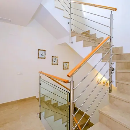 Gabriela Mistral Id119 Torrevieja